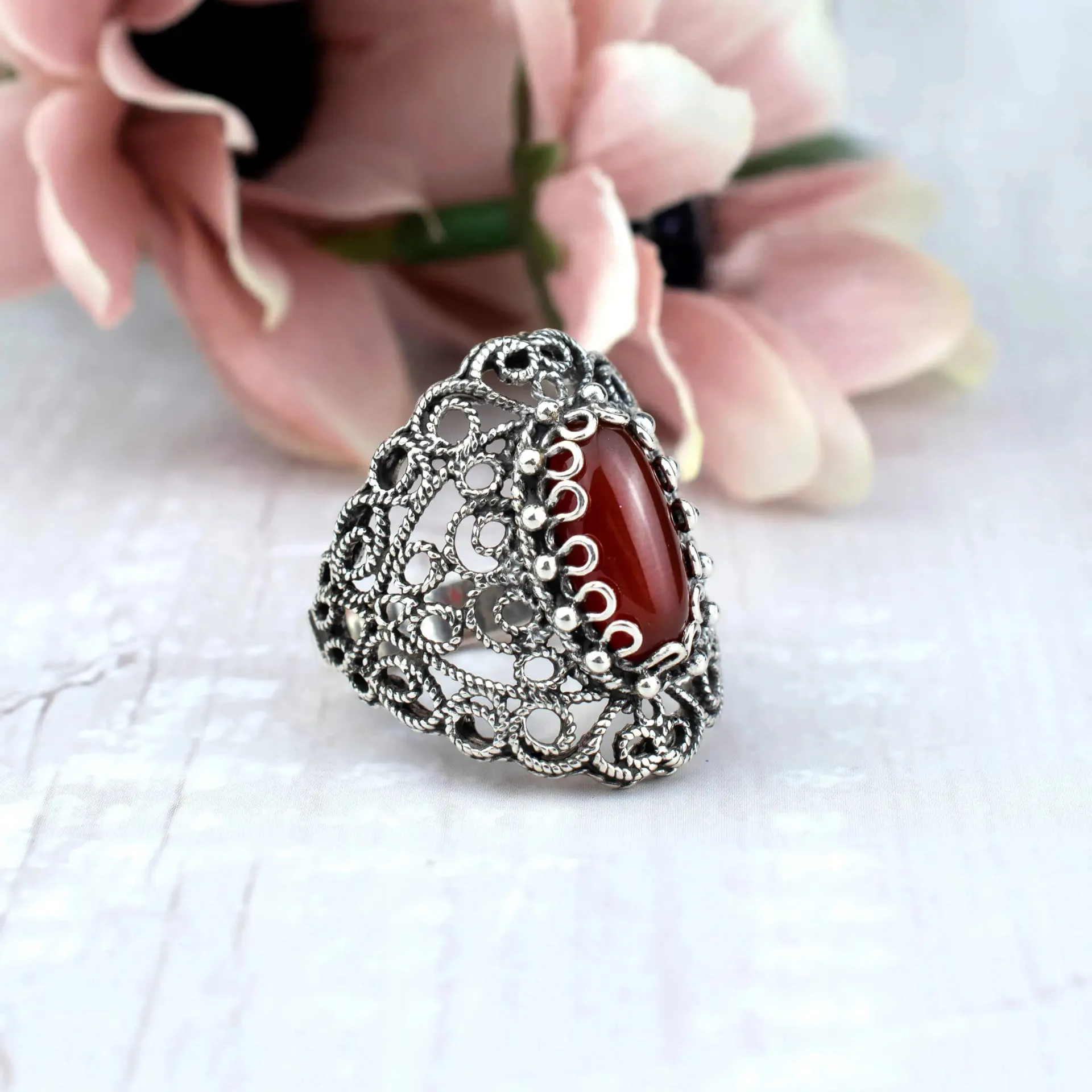 Carnelian Gemstone Silver Ring - Filigree Art Lace Detail, Carnelian Gemstone, Handcrafted Elegance, Unique Design Ring.