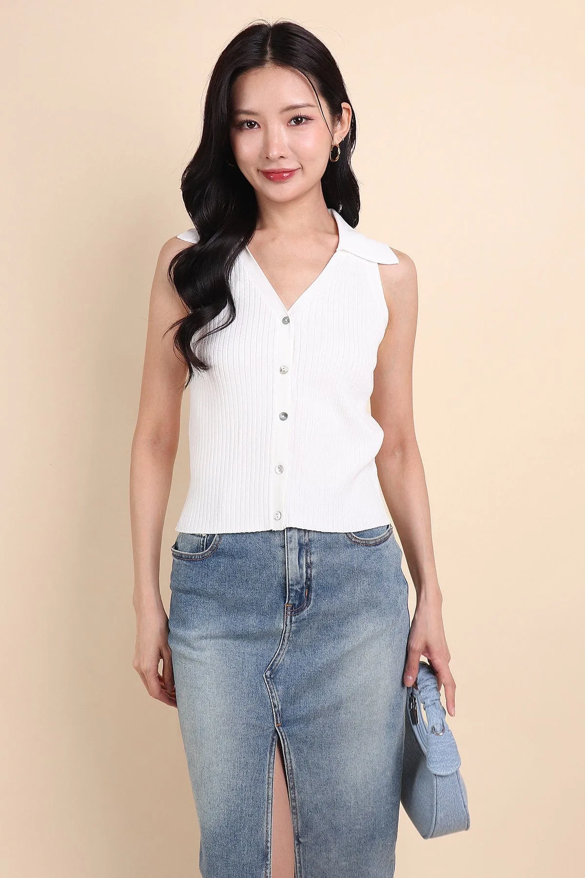 COLBY V-NECK KNIT TOP IN WHITE
