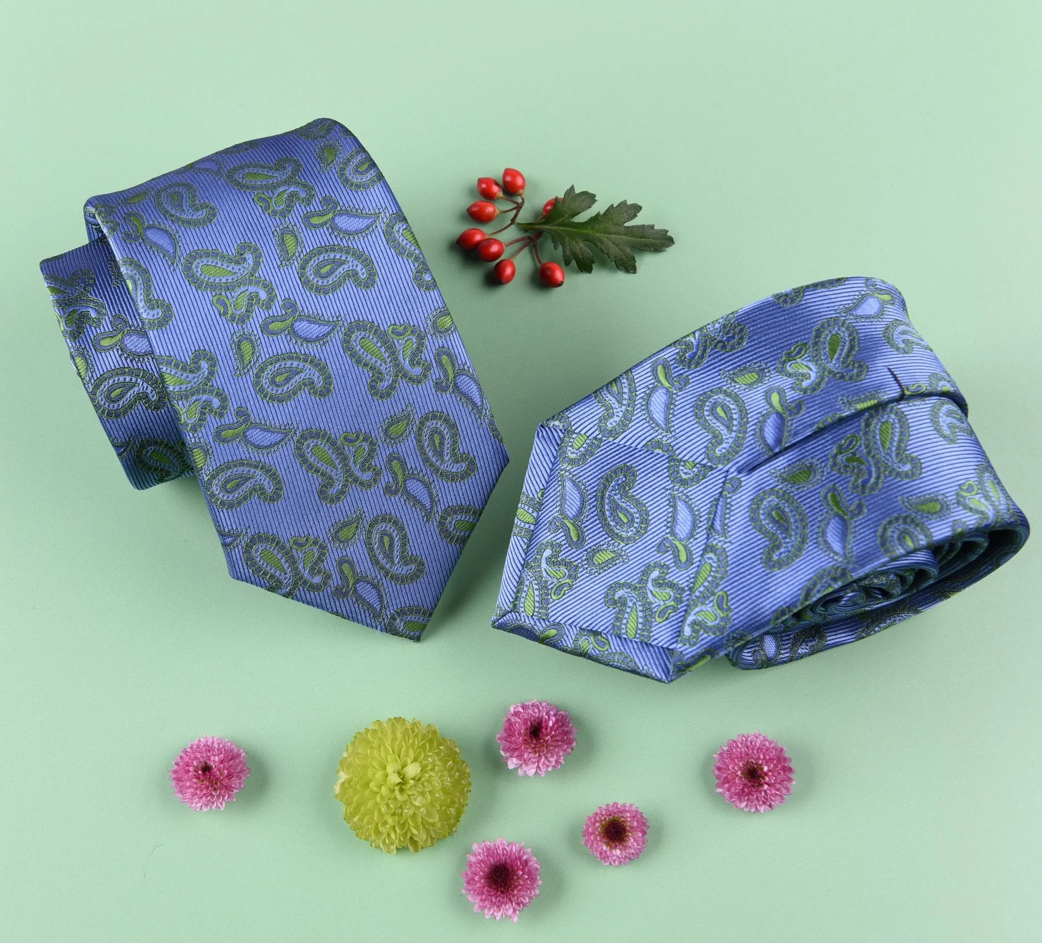 Green Lavish Floral Paisley Blue Luxury Fashion Modern Tie 3"