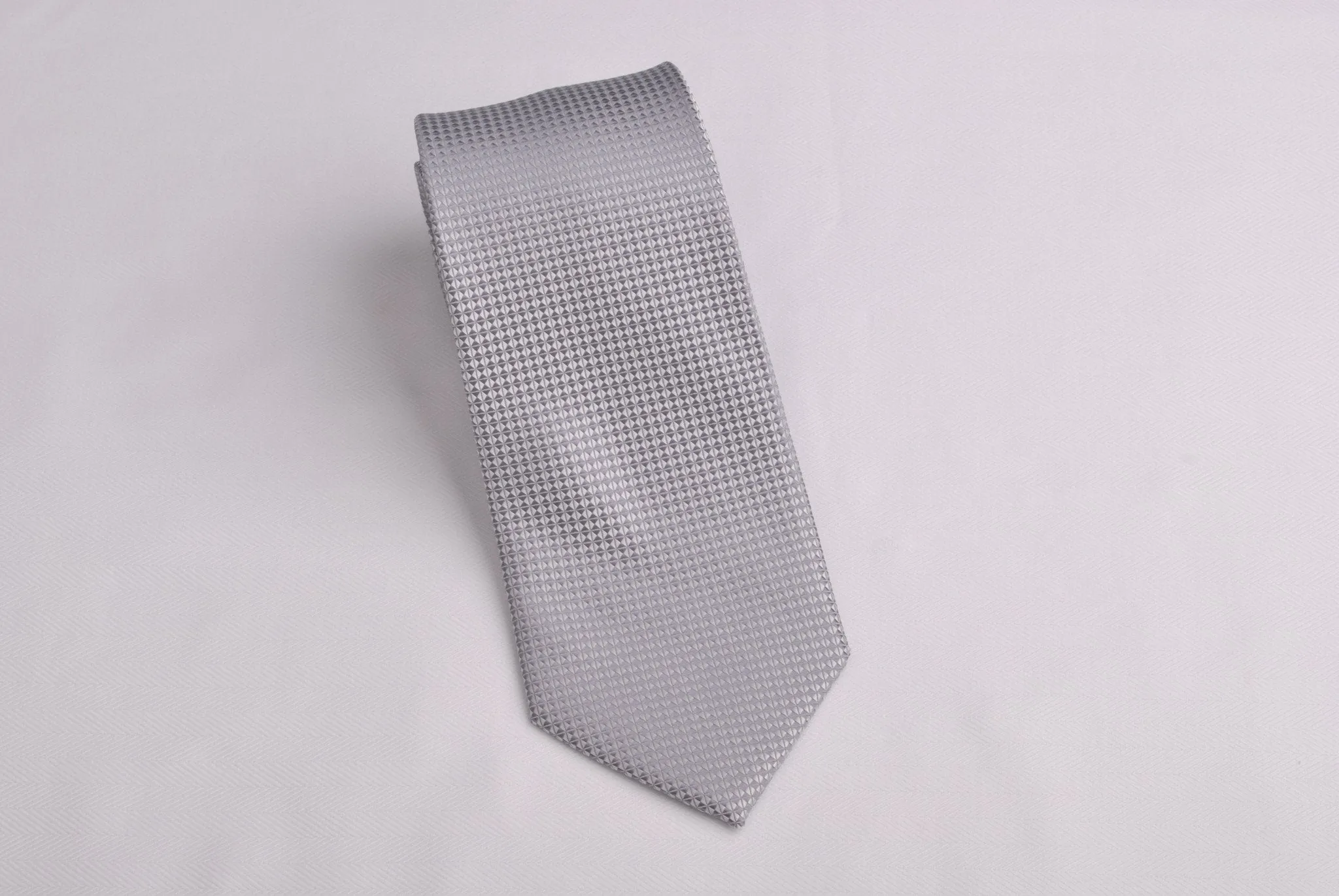 Grey Snakeskin Patterned Skinny Tie with Diamond Luxury Fashion 3"